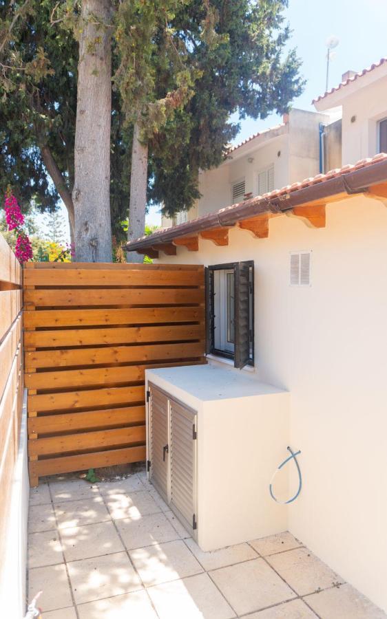 Dub House 3 Lägenhet Paphos Exteriör bild